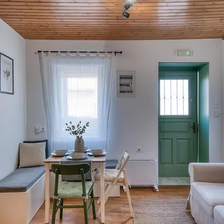 Su Casa Apartment *